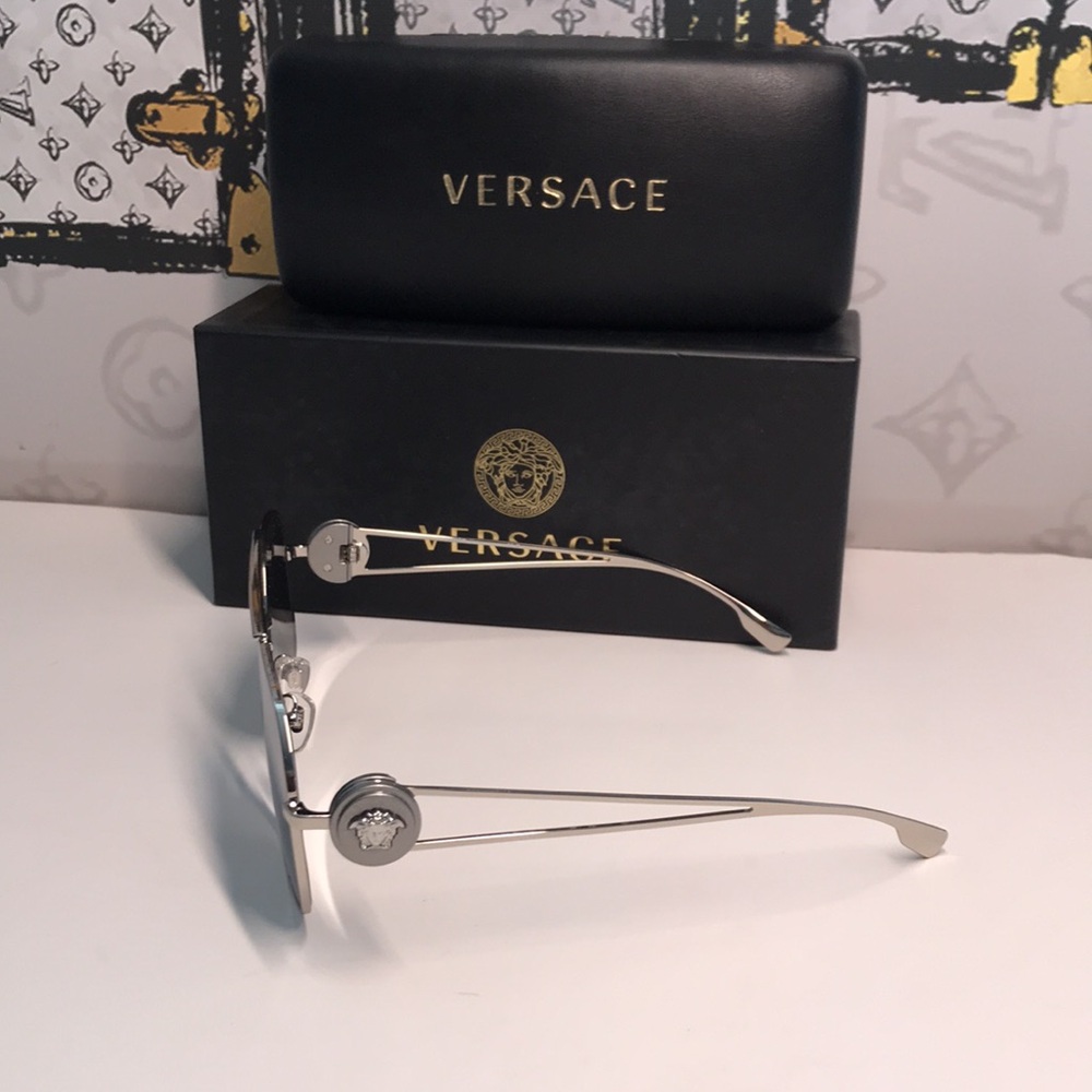 NEW AUTHENTIC Versace Silver Sunglasses VE2269 - Picture 6 of 15